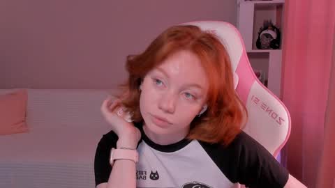 Snapshot of honeyautumn chatting on 02-06-25, 06:29 honeyautumn online show from 02-06-25, 06:29