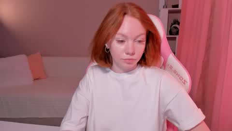 Snapshot of honeyautumn chatting on 02-18-25, 02:59 honeyautumn online show from 02-18-25, 02:59