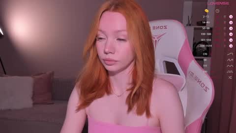 Snapshot of honeyautumn chatting on 04-30-26, 11:20 honeyautumn online show from 04-30-26, 11:20
