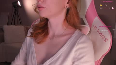 Snapshot of honeyautumn chatting on 05-28-26, 12:30 honeyautumn online show from 05-28-26, 12:30