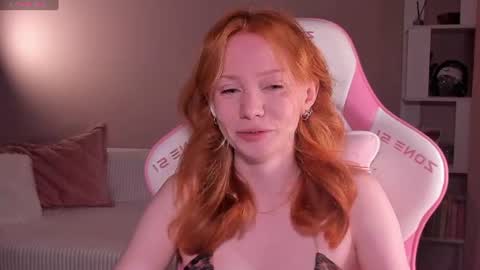 Snapshot of honeyautumn chatting on 06-22-26, 05:54 honeyautumn online show from 06-22-26, 05:54