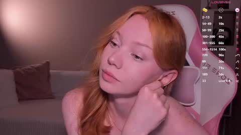 Snapshot of honeyautumn chatting on 06-25-26, 07:40 honeyautumn online show from 06-25-26, 07:40