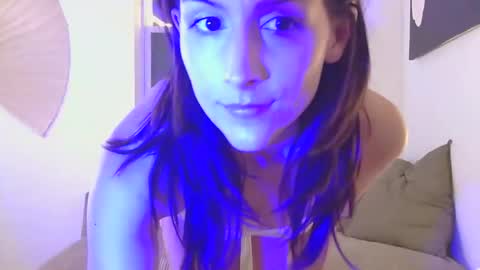 Snapshot of honeybbxx chatting on 05-14-26, 01:34 honeybbxx online show from 05-14-26, 01:34