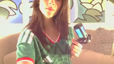 Snapshot of honeybbxx chatting on 07-02-26, 01:49 honeybbxx online show from 07-02-26, 01:49