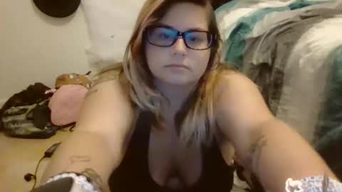 HoneyBear online show from 10-22-25, 01:50