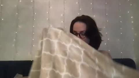 Snapshot of honeybeexx69 chatting on 02-22-25, 06:39 HoneyBeeXx69 online show from 02-22-25, 06:39