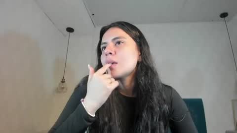 Snapshot of honeybuu_ chatting on 06-16-26, 03:47 Emily online show from 06-16-26, 03:47