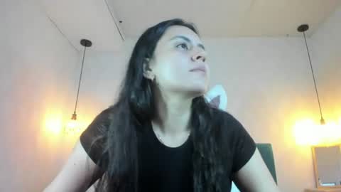 Snapshot of honeybuu_ chatting on 07-19-26, 02:21 Emily online show from 07-19-26, 02:21