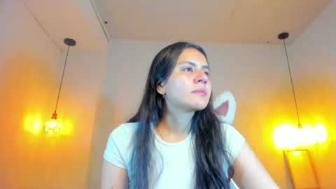 Snapshot of honeybuu_ chatting on 07-21-26, 02:19 Emily online show from 07-21-26, 02:19