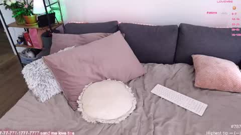 Snapshot of honeycarrol chatting on 05-30-26, 10:56 HoneyCarrol online show from 05-30-26, 10:56