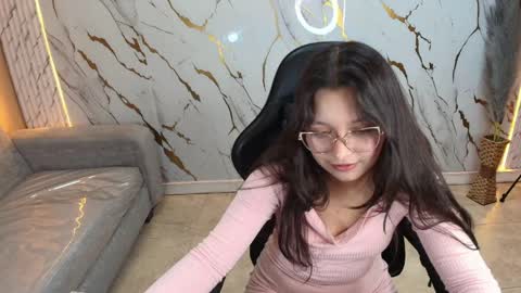 Snapshot of honeydoll_tf chatting on 05-11-26, 02:45 honeydoll_tf online show from 05-11-26, 02:45