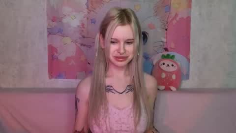 Lisa online show from 12-15-25, 03:55