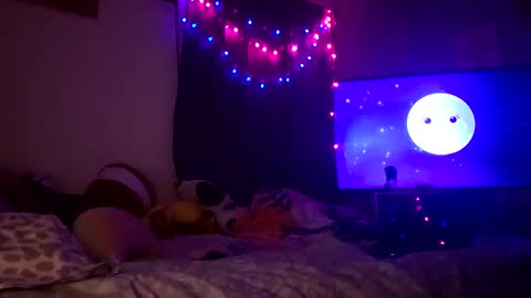 Snapshot of honeygrippa chatting on 12-15-24, 07:57 HoneyGrippa online show from 12-15-24, 07:57