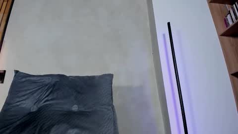 Sofia independent model online show from 10-27-25, 11:25