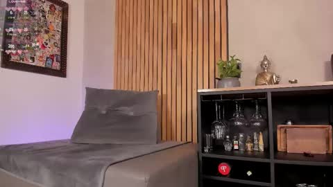 Sofia independent model online show from 02-22-26, 11:42