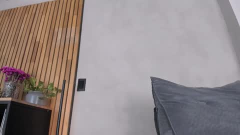 Snapshot of honeyhot69__ chatting on 05-15-26, 11:17 Sofia independent model online show from 05-15-26, 11:17