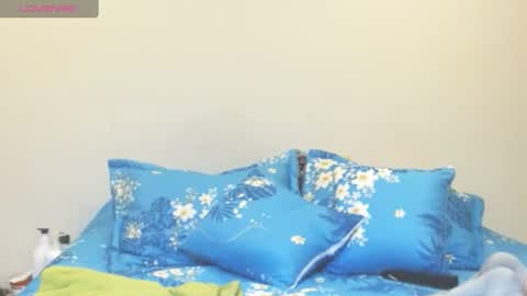 Snapshot of honeyhotpaty chatting on 06-14-26, 03:30 sofia online show from 06-14-26, 03:30