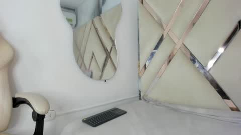 Snapshot of honeyht chatting on 05-11-26, 04:04 honeyht online show from 05-11-26, 04:04