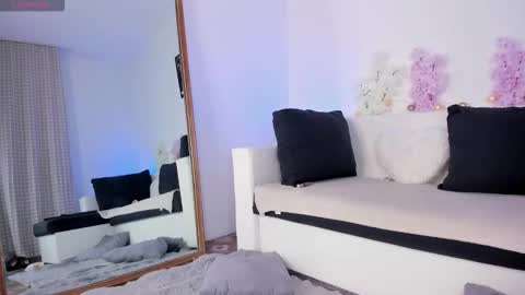 Snapshot of honeykissy chatting on 09-22-25, 03:08 Honey online show from 09-22-25, 03:08