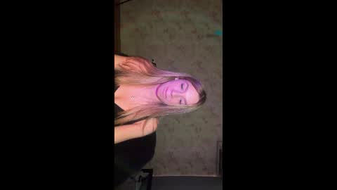 Snapshot of honeylune_ chatting on 07-27-26, 06:42 Lovia online show from 07-27-26, 06:42
