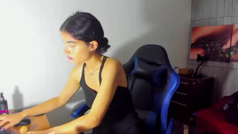 Snapshot of honeyluxe_ chatting on 06-06-26, 04:17 HONEY LUXE online show from 06-06-26, 04:17