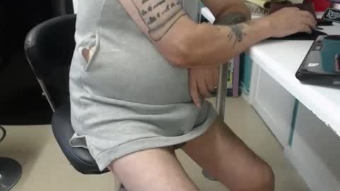 Snapshot of honeymaster290 chatting on 12-13-24, 11:23 honeymaster290 online show from 12-13-24, 11:23