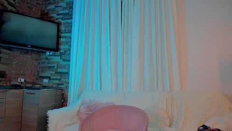 Alexia online show from 06-06-26, 06:51