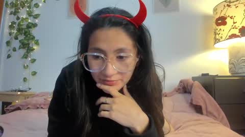 Snapshot of honeymoon1212 chatting on 10-30-25, 12:23 Mila K online show from 10-30-25, 12:23