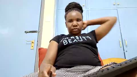 Honeymuny online show from 12-02-25, 06:47