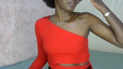 Snapshot of honeypie78 chatting on 09-11-25, 02:00 Becky online show from 09-11-25, 02:00