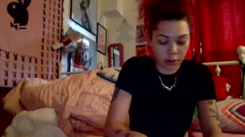 Snapshot of honeyruby chatting on 01-06-25, 08:07 Ruby Sparks online show from 01-06-25, 08:07
