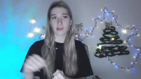 honeyveil online show from 12-22-25, 10:12