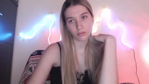 honeyveil online show from 03-25-26, 02:34