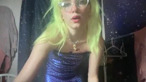 Emi Rose online show from 10-30-25, 06:15