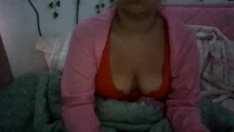 honeyyy89 online show from 04-17-26, 10:51