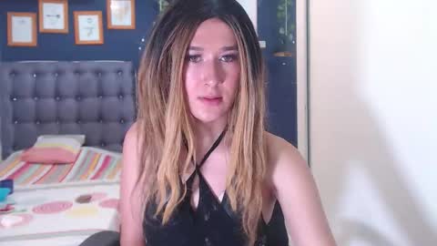 Snapshot of honeyy_sweett chatting on 05-25-26, 02:12 honeyy_sweett online show from 05-25-26, 02:12