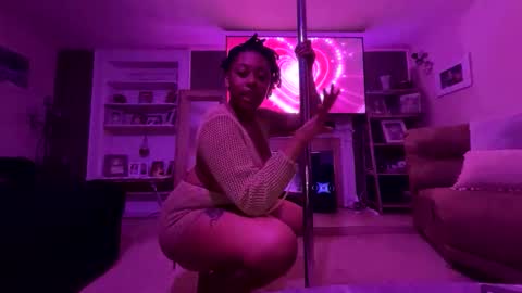 Honey online show from 10-21-25, 02:12