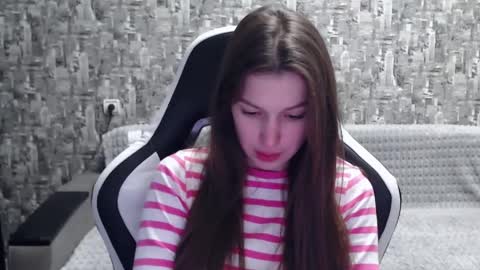Snapshot of honeyynancyy chatting on 12-02-24, 10:50 Nancy online show from 12-02-24, 10:50