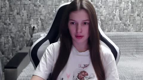 Snapshot of honeyynancyy chatting on 12-07-24, 12:35 Nancy online show from 12-07-24, 12:35