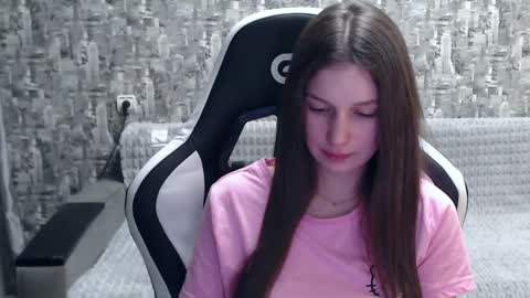 Snapshot of honeyynancyy chatting on 12-13-24, 06:16 Nancy online show from 12-13-24, 06:16