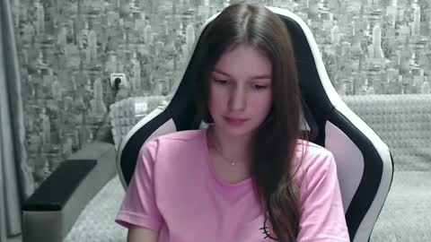 Snapshot of honeyynancyy chatting on 12-17-24, 03:49 Nancy online show from 12-17-24, 03:49