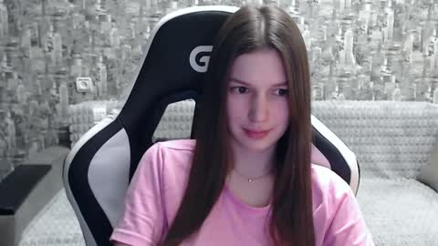 Snapshot of honeyynancyy chatting on 12-23-24, 05:54 Nancy online show from 12-23-24, 05:54