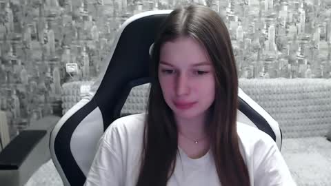 Snapshot of honeyynancyy chatting on 01-04-25, 03:07 Nancy online show from 01-04-25, 03:07