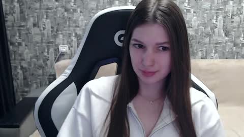 Snapshot of honeyynancyy chatting on 01-15-25, 11:21 Nancy online show from 01-15-25, 11:21