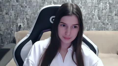 Snapshot of honeyynancyy chatting on 01-19-25, 01:22 Nancy online show from 01-19-25, 01:22