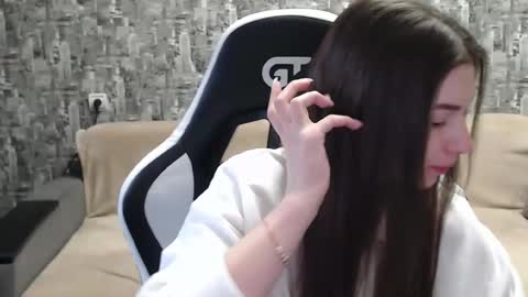 Snapshot of honeyynancyy chatting on 01-22-25, 11:12 Nancy online show from 01-22-25, 11:12