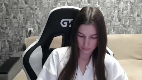 Snapshot of honeyynancyy chatting on 01-22-25, 02:14 Nancy online show from 01-22-25, 02:14
