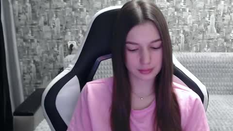 Snapshot of honeyynancyy chatting on 01-26-25, 12:22 Nancy online show from 01-26-25, 12:22
