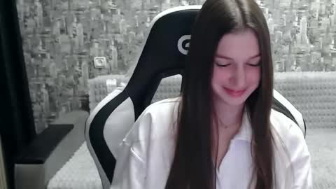 Snapshot of honeyynancyy chatting on 02-04-25, 06:49 Nancy online show from 02-04-25, 06:49