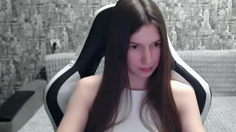 Snapshot of honeyynancyy chatting on 02-10-25, 12:39 Nancy online show from 02-10-25, 12:39